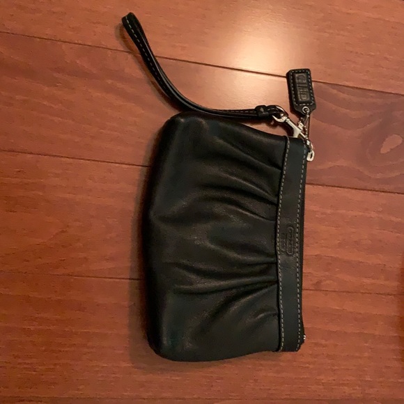 Black classic Coach wristlet - perfect condition - Picture 1 of 4